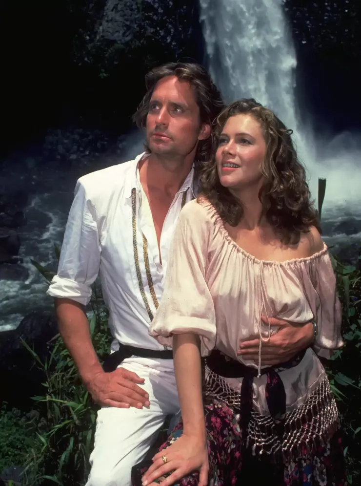 Michael Douglas và Kathleen Turner trong Romancing the Stone. Ảnh: 20th Century Fox