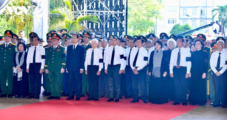 Sau lễ cầu nguyện của Giáo hội Phật giáo Việt Nam TP.HCM, lễ viếng, truy điệu 731 hài cốt liệt sĩ hy sinh trong cuộc Tổng tiến công và nổi dậy Xuân Mậu Thân năm 1968, được tìm kiếm, quy tập tại Công viên Văn hóa Lê Thị Riêng chính thức diễn ra.