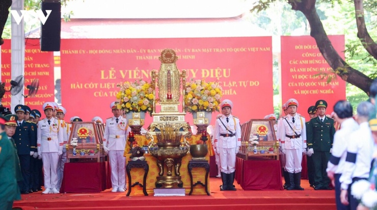 Lực lượng tiêu binh đứng túc trực, giữ sự trang nghiêm tại khu vực tổ chức lễ.