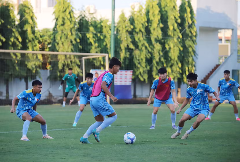 U17 Việt Nam miệt mài tập luyện, hướng tới VCK FIFA U17 World Cup 2026