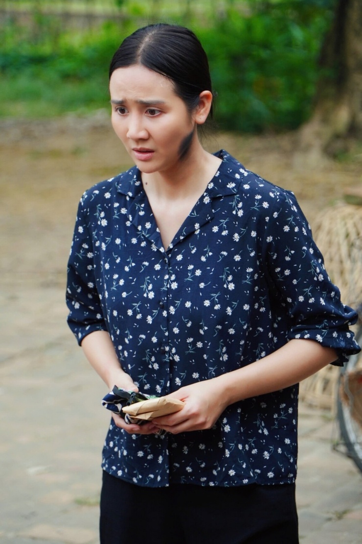 Huyền Lizzie vào vai Hạnh - người phụ nữ nông thôn lam lũ trong Căn nhà không mái che.