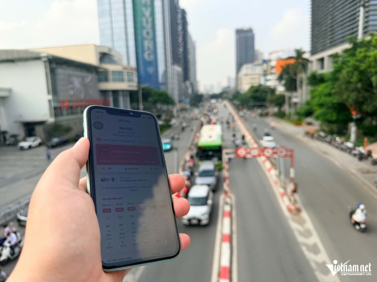 Chỉ số AQI được ghi nhận tại khu vực cầu vượt Láng Hạ lên tới 175.