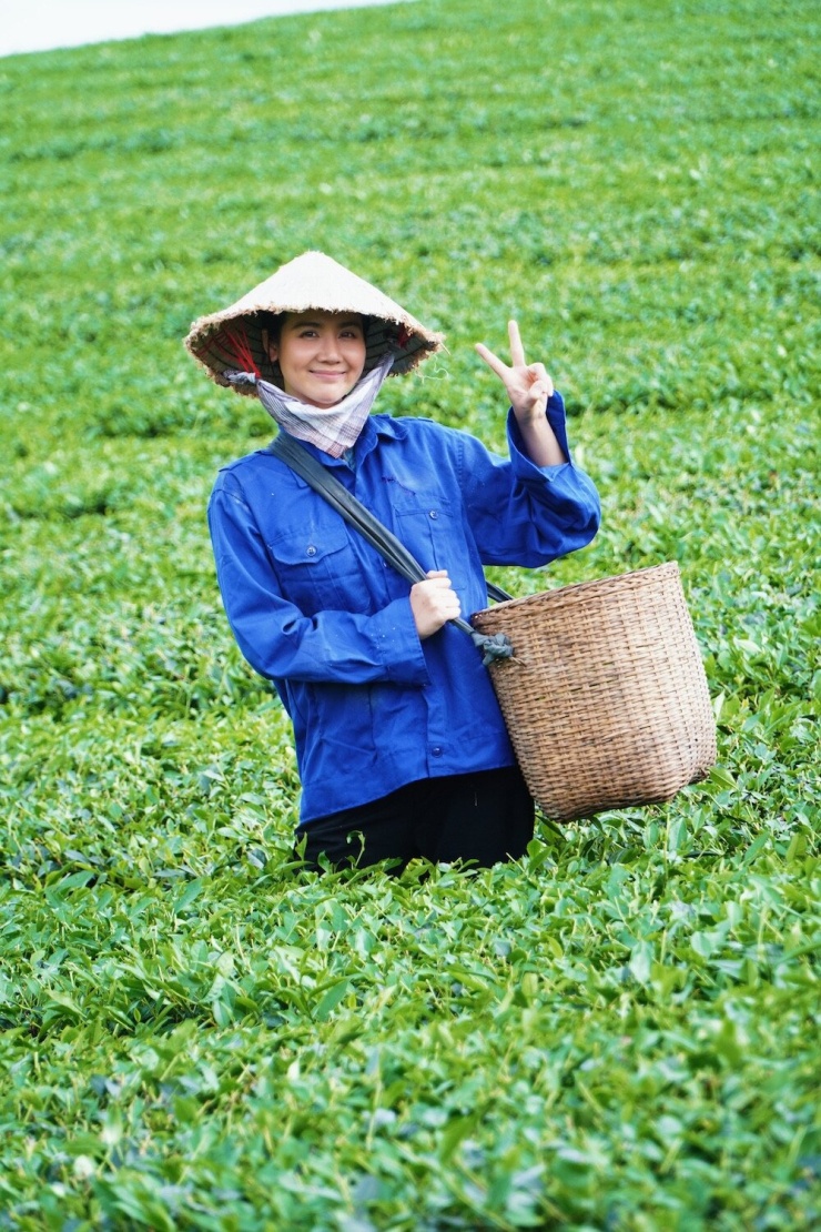 Hình ảnh không có trên phim 'Căn nhà không mái che', Duy Hưng nhí nhảnh bên Huyền Lizzie - 10