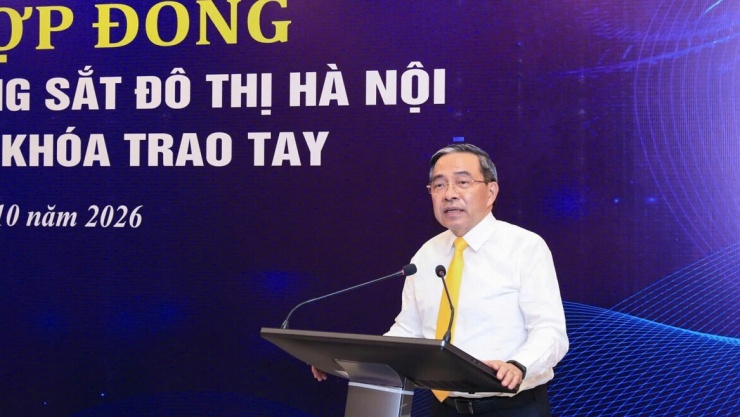 Chủ tịch HĐQT Công ty CP Vinhomes Phạm Thiếu Hoa phát biểu tại lễ ký kết. Ảnh: Viết Thành