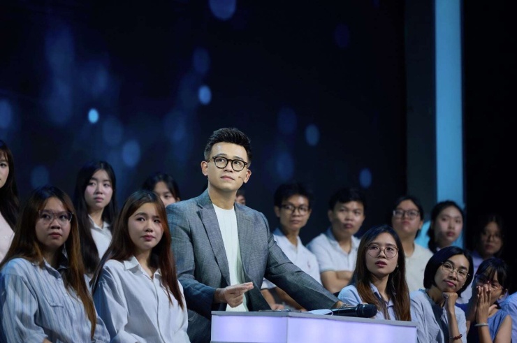 MC Đức Bảo tốt nghiệp ĐH Bách Khoa Hà Nội ngành Điện tử - Viễn Thông. (Ảnh: VTV)