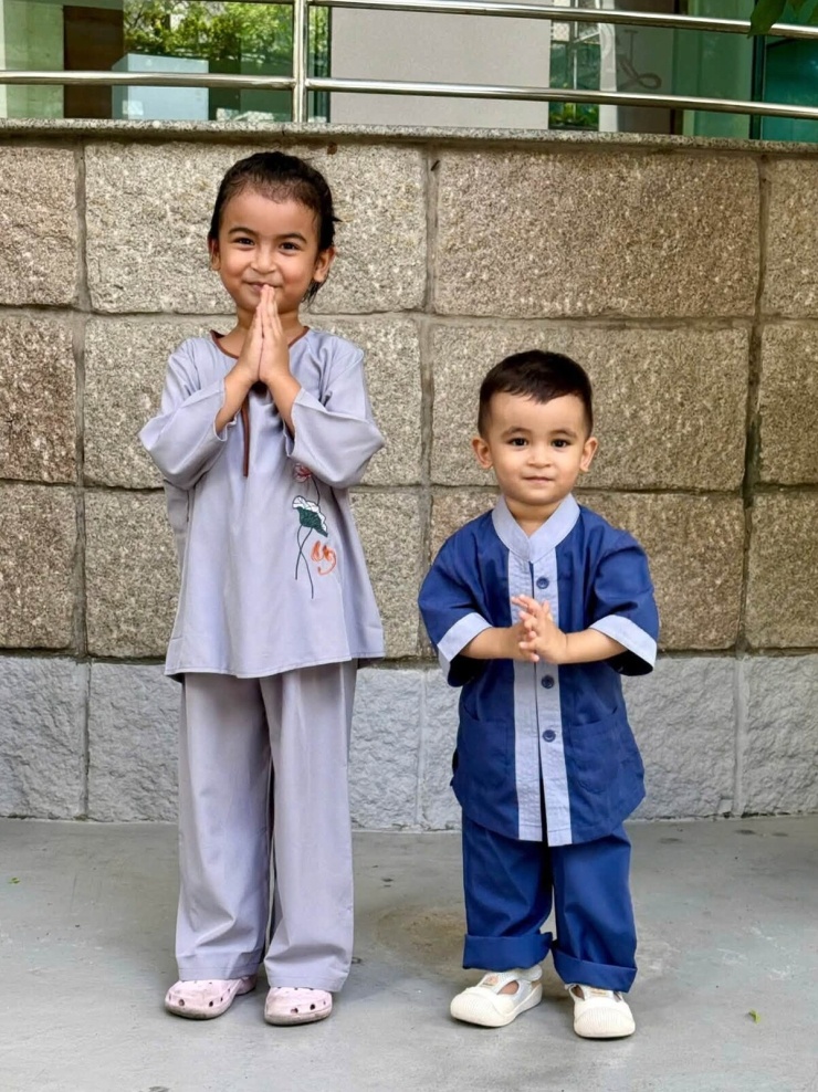 Ảnh sao 16/10: Hai con lai Ấn của Võ Hạ Trâm 'giống nhau như đúc' - 1