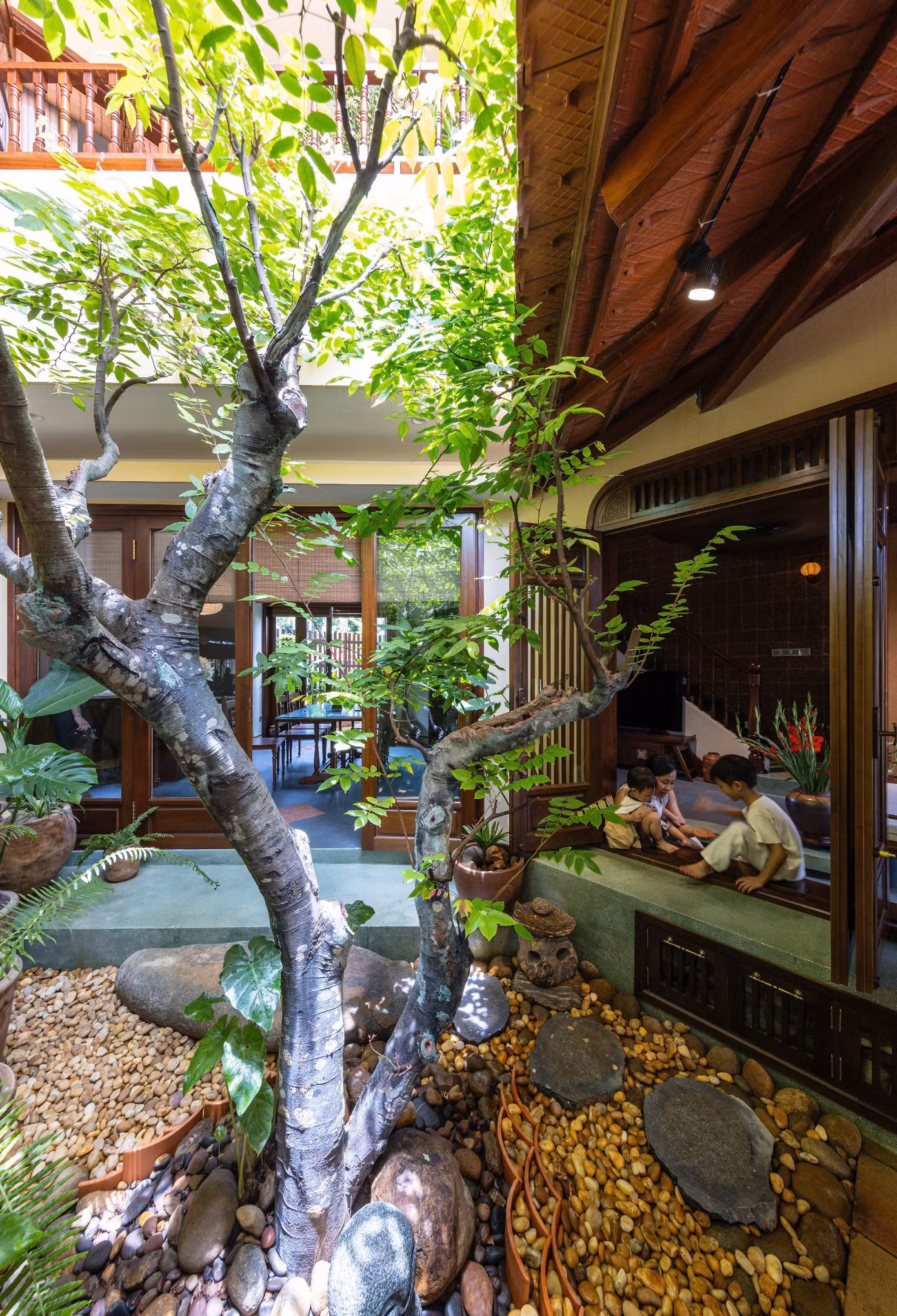 Ngôi nhà 100m² ngoại thành Hà Nội có phòng ngủ như tổ chim - 6