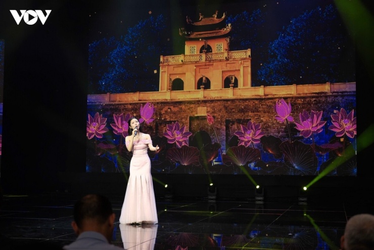 Ca sĩ Trần Thị Vân Anh - Quán quân Tiếng hát Hà Nội 2023.