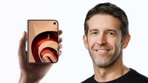 CEO Apple nói điện thoại gập đời đầu ‘rẻ tiền, kém chất lượng’