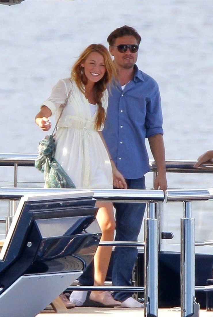 Leonardo DiCaprio bị bắt gặp ở cùng Blake Lively.