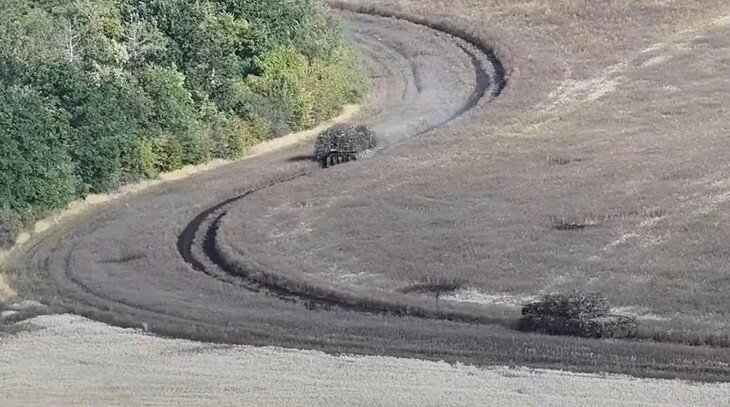 Ukraine giăng bẫy 'nhím' phá thế săn diệt xe tăng từ UAV Nga - 1