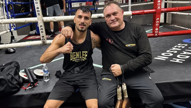 Alex Alselo và John Edwards, người từng huấn luyện cựu vô địch hạng nặng thế giới Tyson Fury.