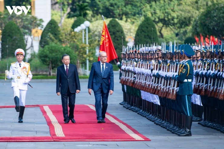 Tổng Bí thư, Chủ tịch nước Tô Lâm chủ trì lễ đón Tổng thống Thụy Sỹ Guy Parmelin duyệt đội danh dự
