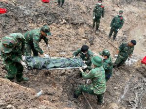 Phát hiện thêm 33 hài cốt liệt sĩ tại Công viên Lê Thị Riêng sau 3 ngày tìm kiếm