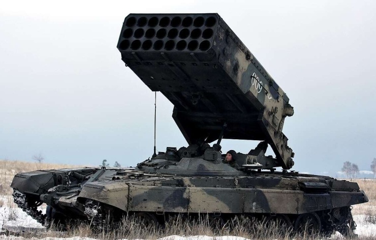 Hệ thống phun lửa hạng nặng TOS-1A Solntsepek. Ảnh Defence