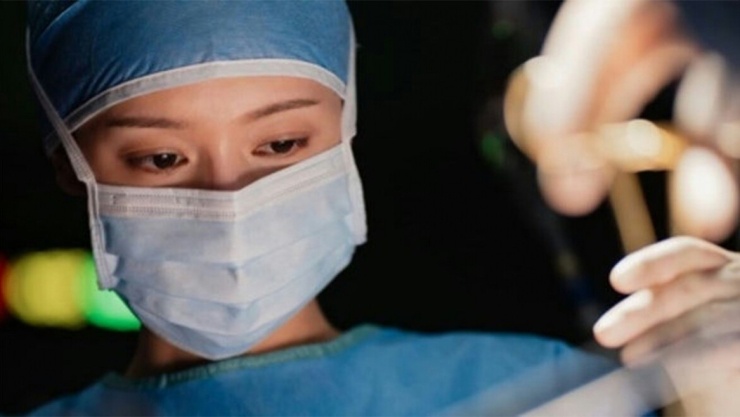 Nhân vật Bác sĩ X gây nhiều tranh cãi từ giới chuyên môn y khoa và những nhà sáng tạo điện ảnh.&nbsp;(Ảnh: Cảnh trong phim)