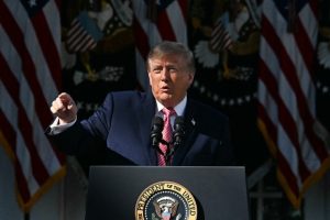 Ông Trump ‘bực bội’ vì cáo buộc gây tổn hại cho Ukraine