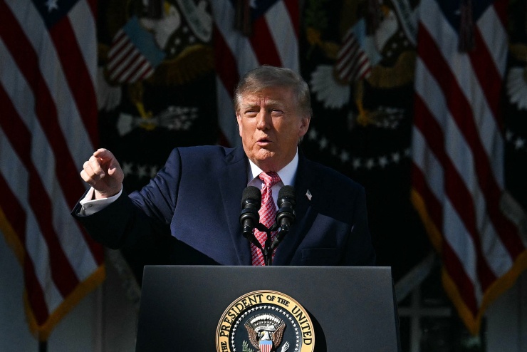 Tổng thống Mỹ Donald Trump tại Nhà Trắng ngày 19/10. Ảnh: AFP