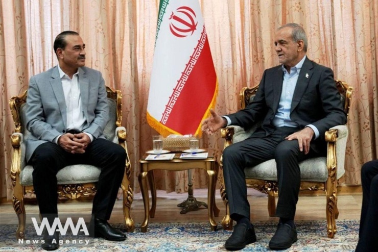 Iran nêu điều kiện đối thoại với Mỹ, thêm tàu chở dầu bốc cháy ở Hormuz - 1