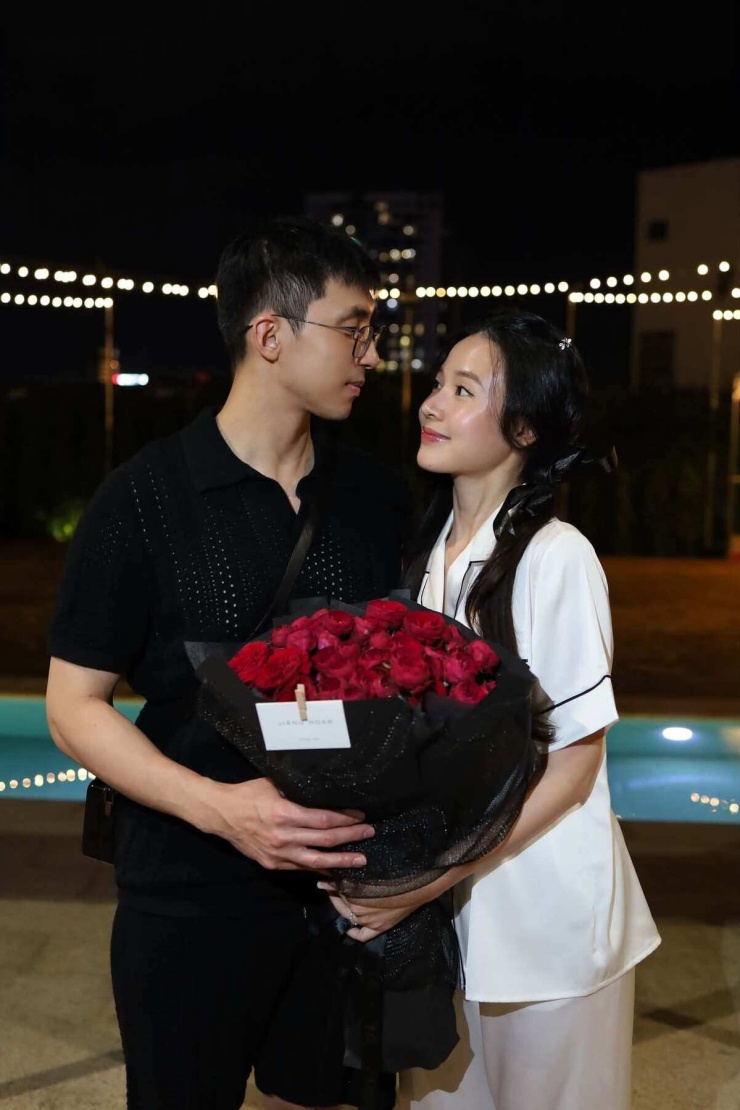 Ảnh sao 21/10: Phi Thanh Vân hạnh phúc bên bạn trai U60 - 7