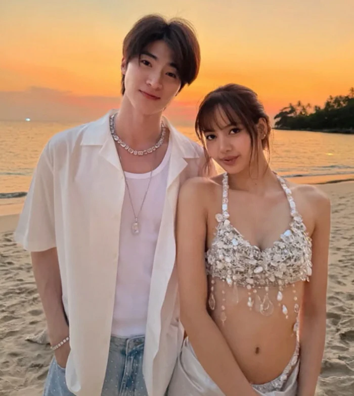 Lisa và Blue. Ảnh: Instagram