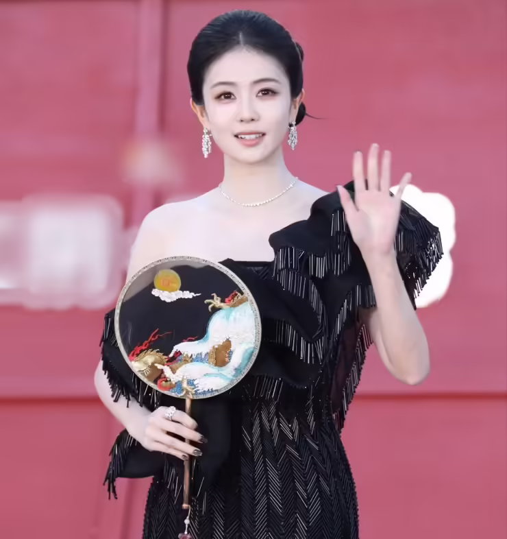Triệu Lộ Tư trở thành trò cười - 6