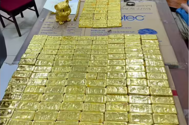Vàng miếng cảnh sát thu giữ trong vụ án.
