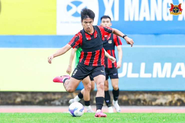 Từ năm 2025 đến nay, Trần Thành Trung có 3 lần ra sân trong màu áo U23 Việt Nam. Ảnh: Ninh Bình FC.