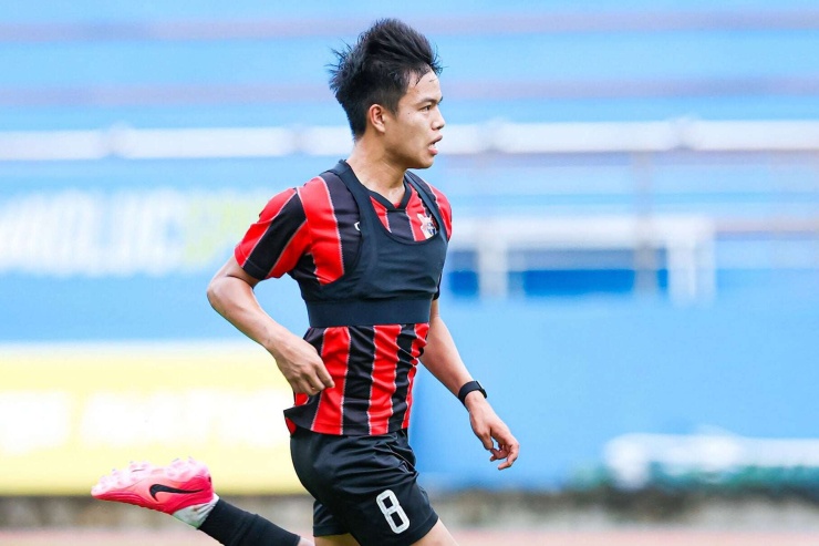 Trần Thành Trung từng khoác áo U17, U19, U20 và U21 Bulgaria. Ảnh: Ninh Bình FC.