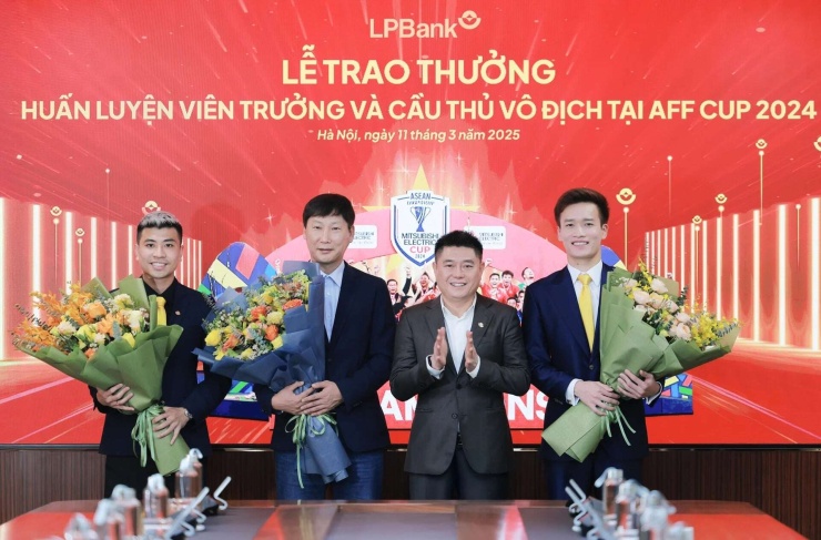 Bầu Thụy đã công bố chương trình hành động trong cuộc đua tới ghế Chủ tịch VFF khoá X. Ảnh: Ninh Bình FC.