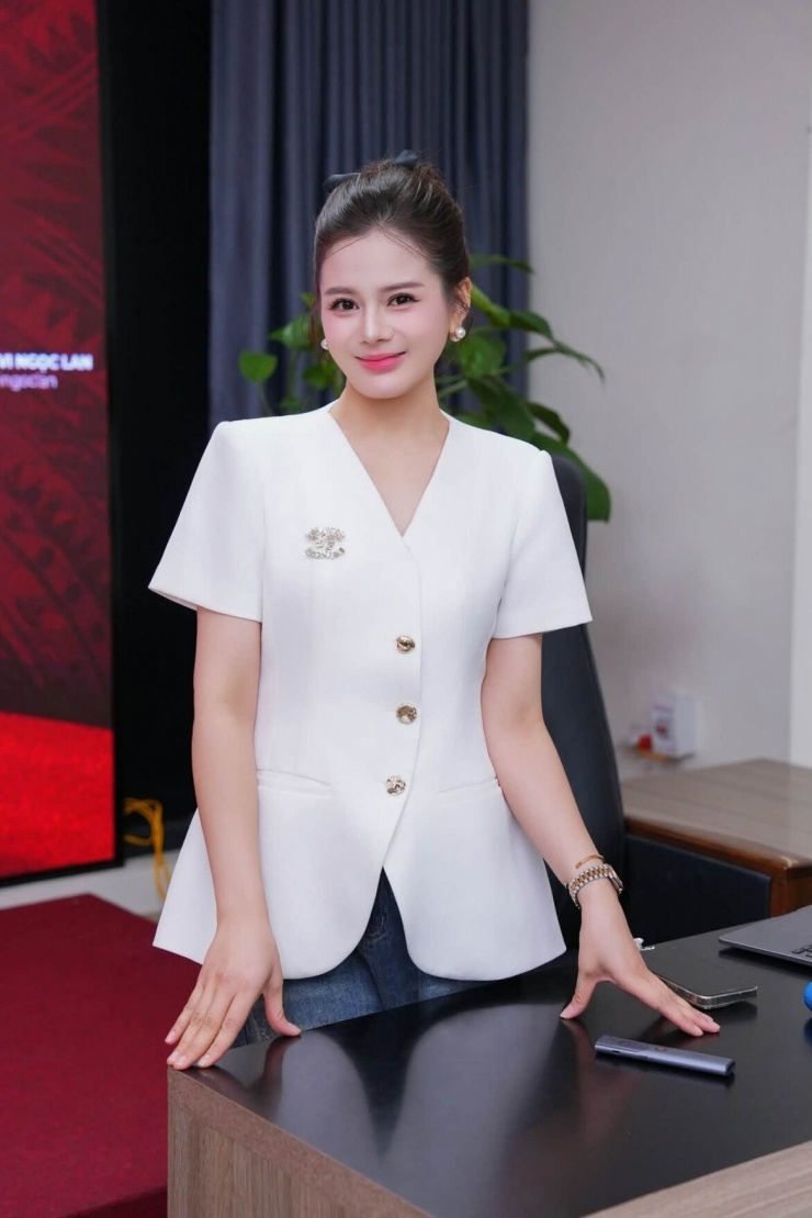 Quãng thời gian rời phim trường của Trang Moon gắn với nhiều thay đổi trong cuộc sống cá nhân. Nữ diễn viên sinh hai con trong vòng ba năm và từng tăng gần 30 kg khi mang thai. Sau sinh, cô phải dành nhiều thời gian để lấy lại vóc dáng.
