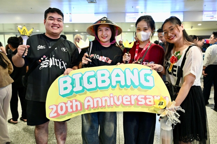 Fan Việt xếp hàng ở sân bay đón BigBang - 3