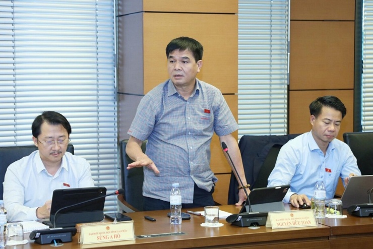 Đại biểu Nguyễn Hữu Toàn, Đoàn Đại biểu Quốc hội tỉnh Lai Châu (Ảnh: Quốc hội)