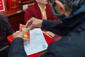 Giá vàng hôm nay 25/10: Mất mốc 4.000 USD/ounce