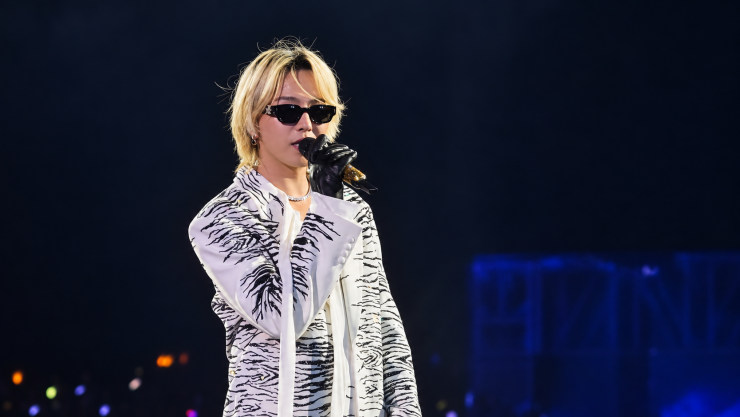 Ca sĩ G-Dragon trên sân khấu. Ảnh: Dũng Sơn