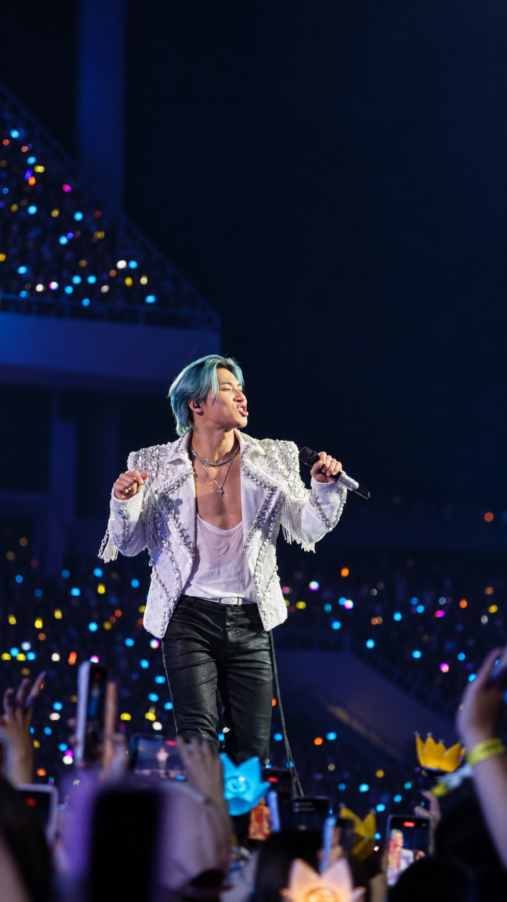 Ca sĩ Daesung thể hiện sự phấn khích. Ảnh: Dũng Sơn