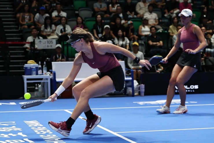 Anna Bright cùng Anna Leigh Waters vô địch nội dung đôi nữ. (Ảnh: PPA Tour Asia)