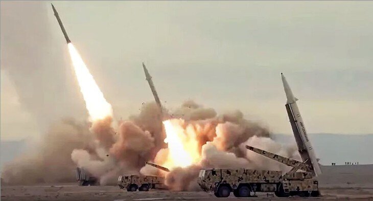Vụ phóng tên lửa đạn đạo Fateh-110 của Iran. (Ảnh: MW)