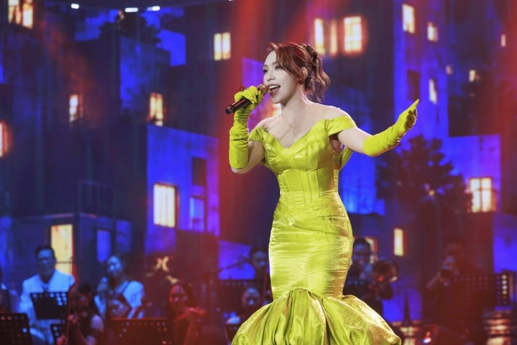 Phạm Hải Anh trình bày “Ngôi sao cô đơn” trong Liveshow 4 và dừng bước sau đêm thi.