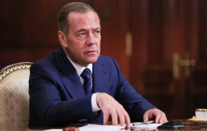 Ông Medvedev nói ông Zelensky làm tổn hại lợi ích của ông Trump ‘hơn cả Iran’