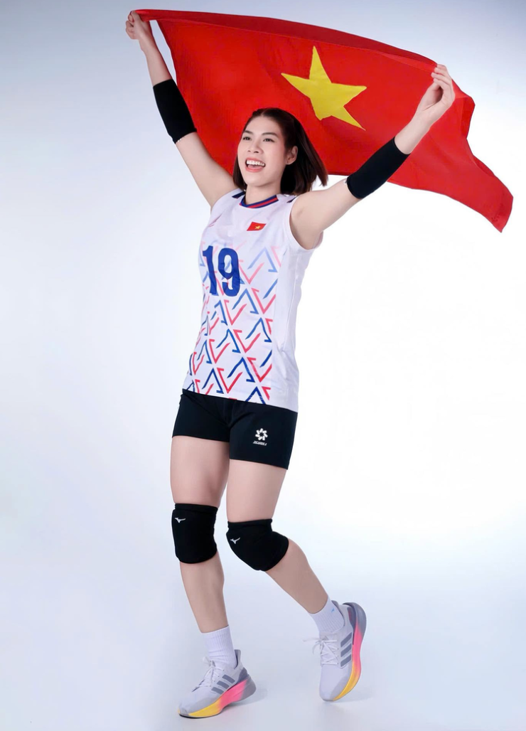 Chuyền hai Lâm Oanh từng giấu kín hình ảnh bạn trai trong chuyến du lịch Tết dương lịch 2026. Ảnh: FBNV