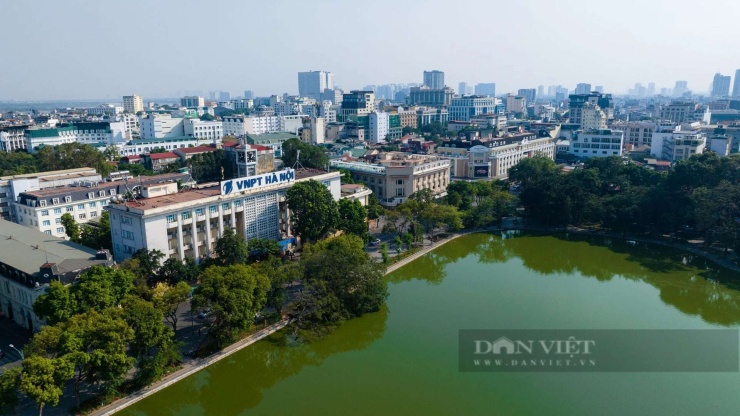 Một góc khu vực Hồ Hoàn Kiếm, TP Hà Nội. Ảnh: Sông Bùi