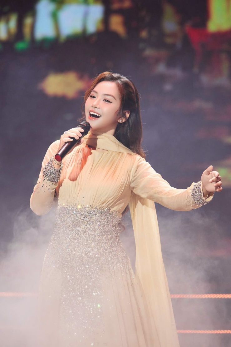 Khánh An từng giành Á quân Solo cùng Bolero.