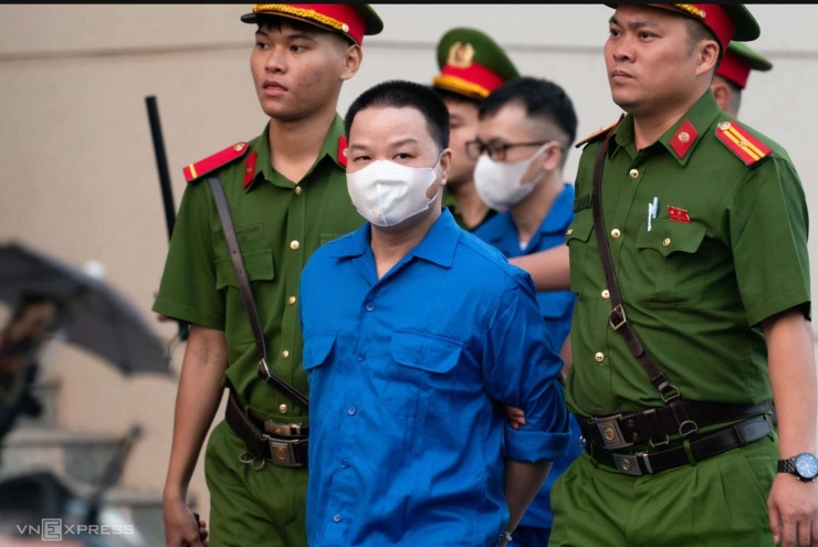 Mr Hunter khai về 142kg vàng và khẳng định 'thừa' tiền khắc phục hậu quả - 1