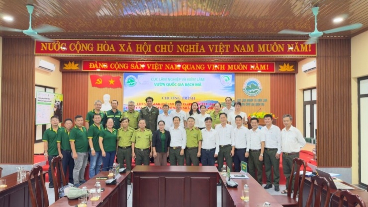 Công tác chuyển giao đàn Trĩ sao được thực hiện với sự phối hợp chặt chẽ giữa hai đơn vị (ảnh: N.N)&nbsp;