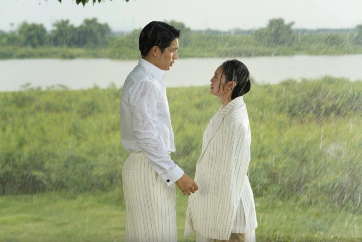 Lan Ngọc, Quốc Anh trong phân cảnh Thị Liễu, Văn Tài hội ngộ. Ảnh: Đoàn phim cung cấp