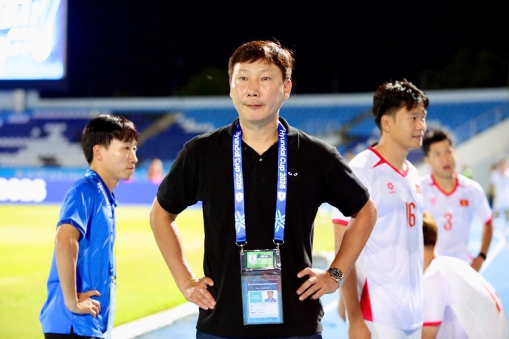 Nhưng trước ngày công bố, HLV Kim Sang Sik vẫn phấp phỏng với các học trò
