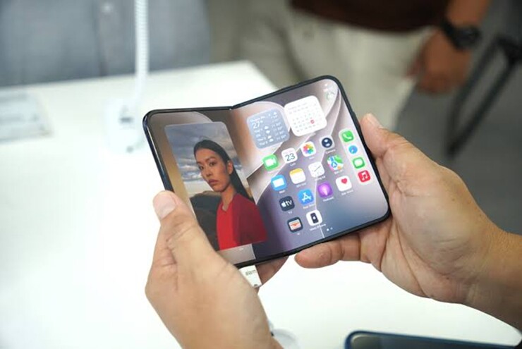 Sự xuất hiện của iPhone Duo khiến người dùng quan tâm hơn đến điện thoại gập.