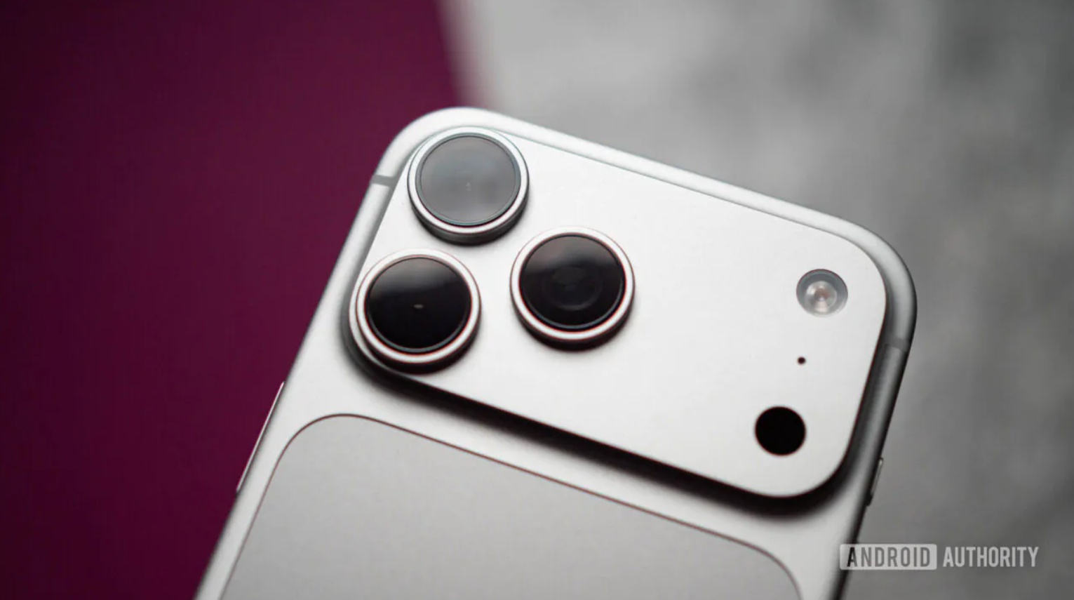 Cận cảnh camera iPhone 18 Pro Max.