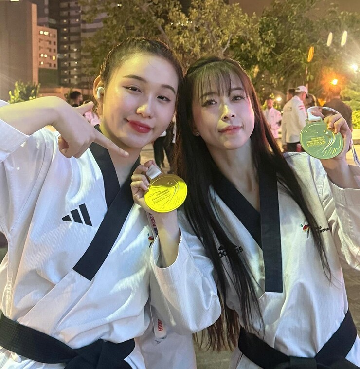 Đáng chú ý, Châu Ngọc Tuyết Sang chính là em gái của nhà vô địch Taekwondo thế giới Châu Tuyết Vân.
